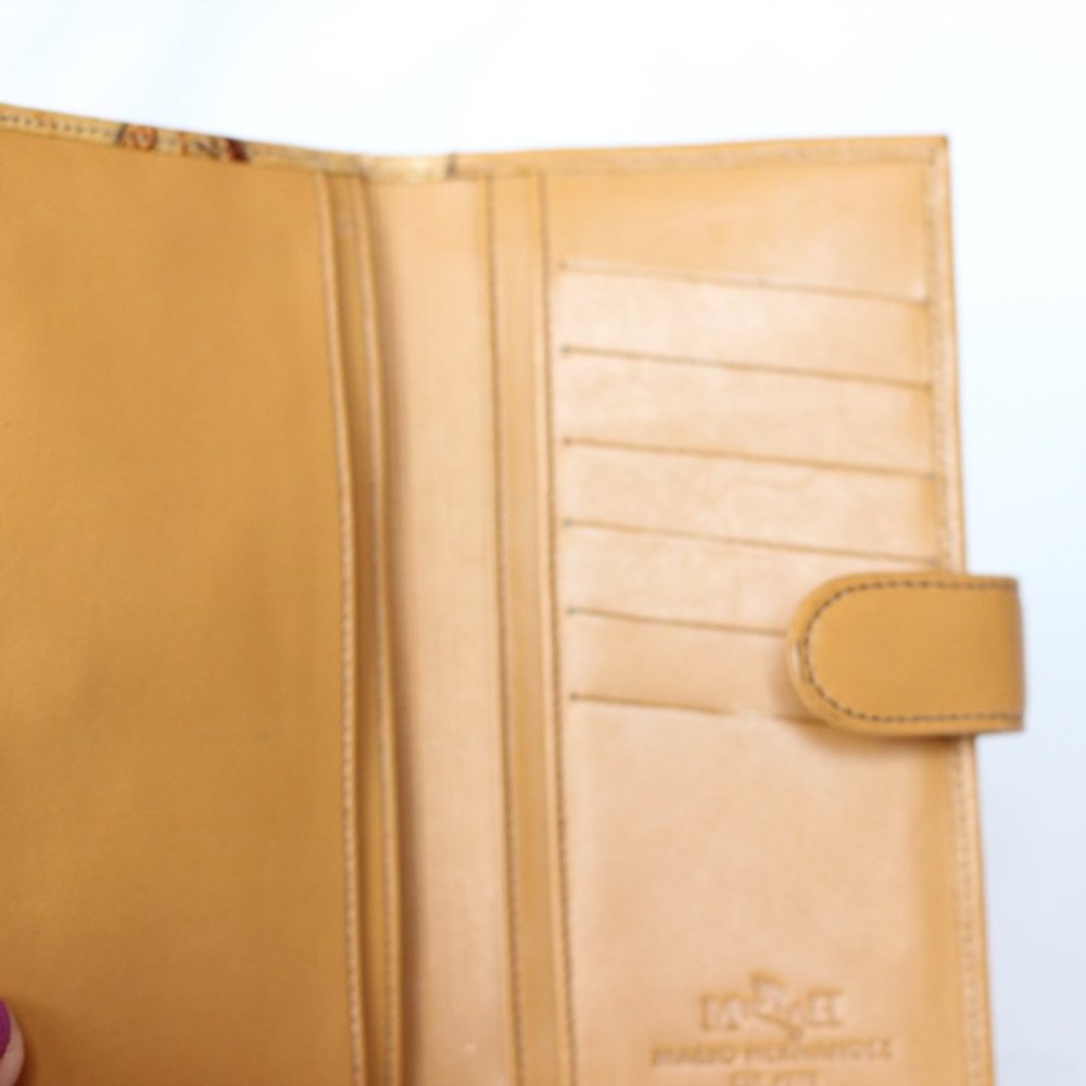 Classic Butterfly Embossed Leather Wallet - Tan - Picture 4 of 8